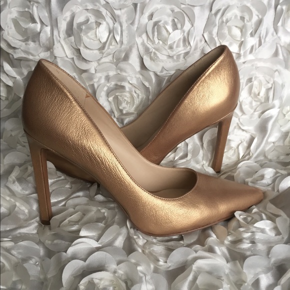 Nine West Shoes - ⭐️ Gold Classic pumps